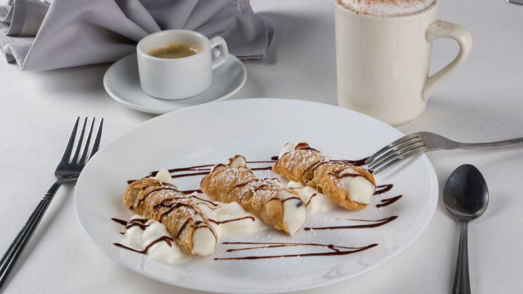 Cannoli_food_service