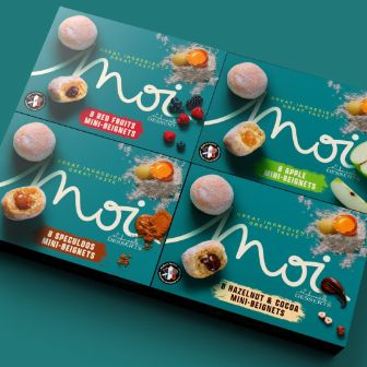 Moi-Bumper-Pack-3D-Illustration-Teal-Background-Square-1-1545x1080