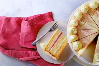 top-cake-trends-for-2025-revealed-featured-hero--1-