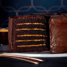 Six-Layer-Salted-Caramel-Fudge-Cake-F13950-ED