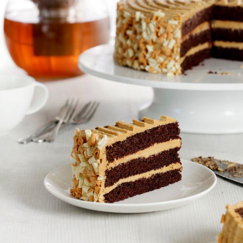 Caramelised-White-Chocolate-Fudge-Cake-F15520-ED